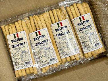 BASTONI TARALINES (HARINA ALMENDRAS Y OLIVA)